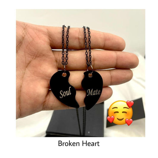 Soul Mate Broken Heart Gift – Emotional Couple Keychain Set for Lovers