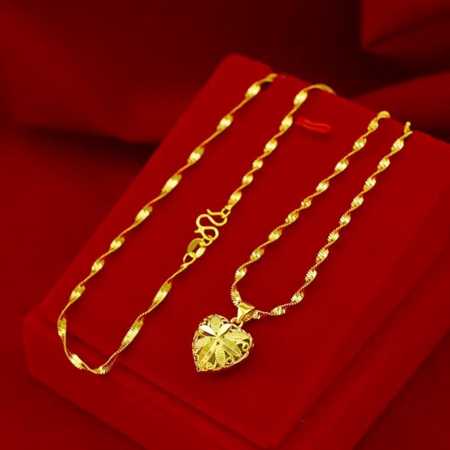 Heart Shaped Cremation Ashes Jewelry for Loss of Loved One